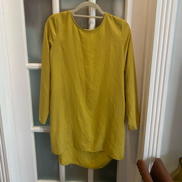 Yellow green mini dress - long sleeve no back - Picture 2 of 4